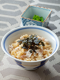 贅沢な鯛めし